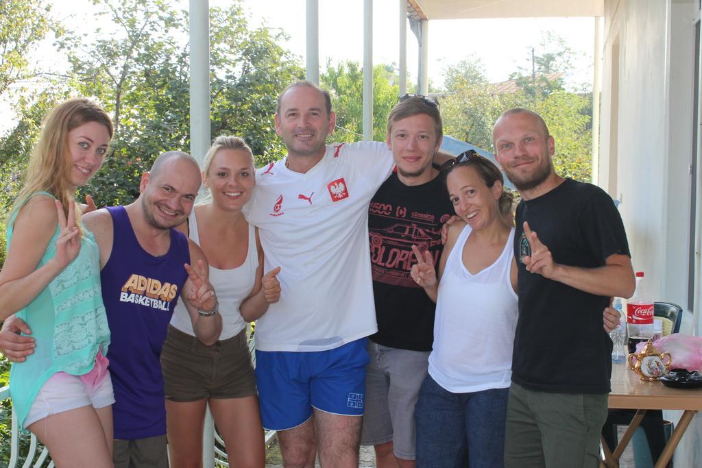 Giorgi'S Homestay Kutaisi Bagian luar foto