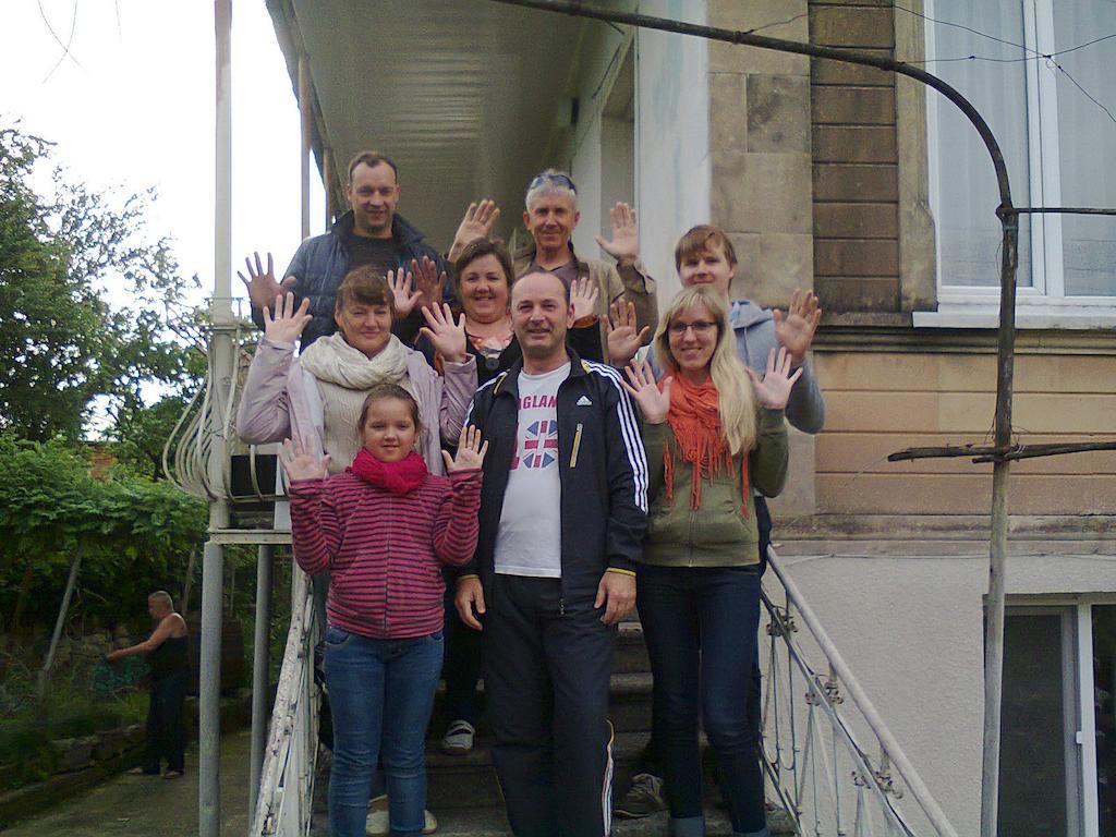 Giorgi'S Homestay Kutaisi Bagian luar foto