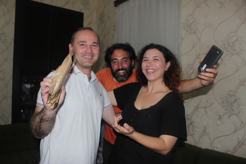 Giorgi'S Homestay Kutaisi Bagian luar foto