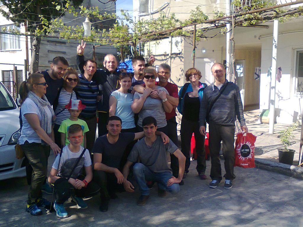 Giorgi'S Homestay Kutaisi Bagian luar foto