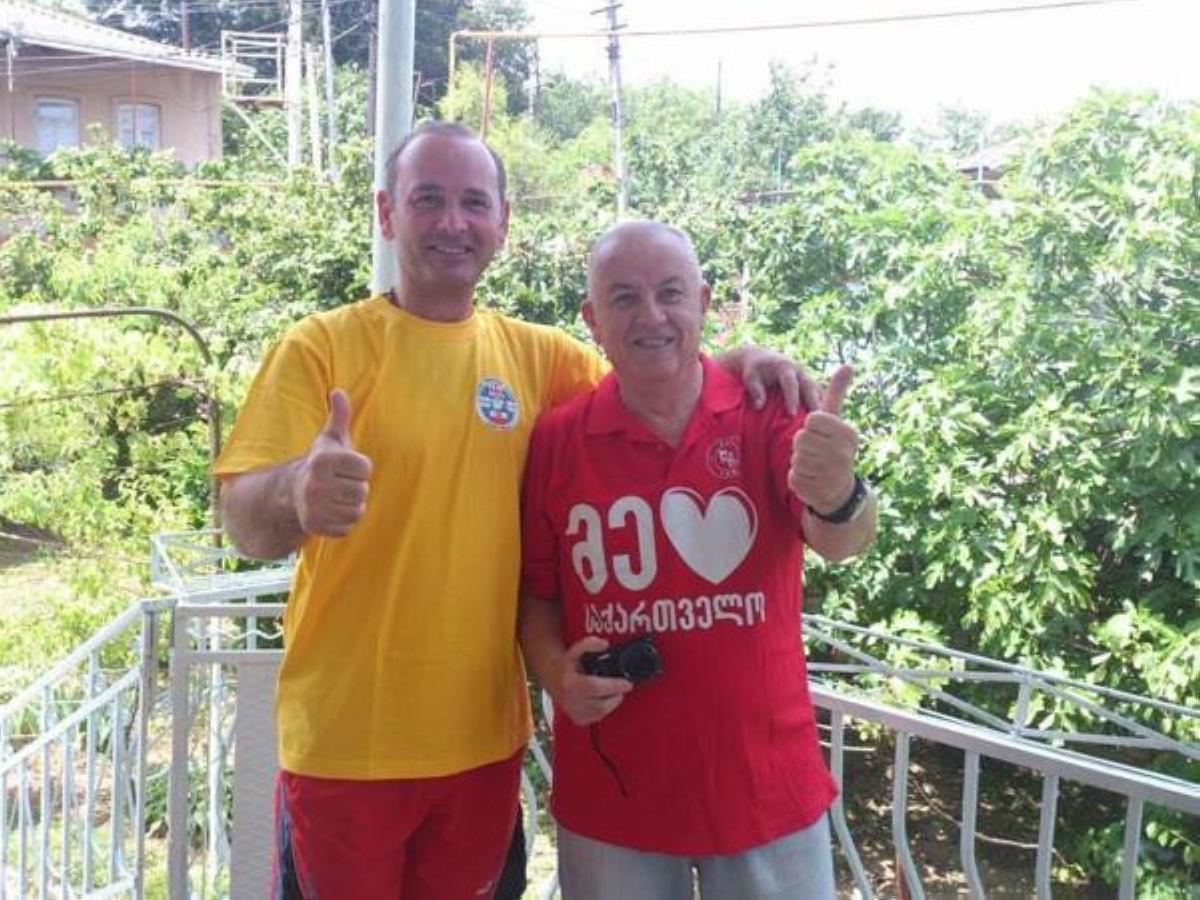 Giorgi'S Homestay Kutaisi Bagian luar foto