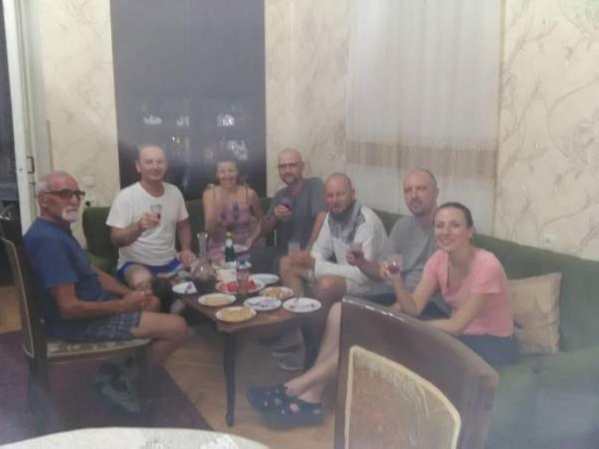 Giorgi'S Homestay Kutaisi Bagian luar foto