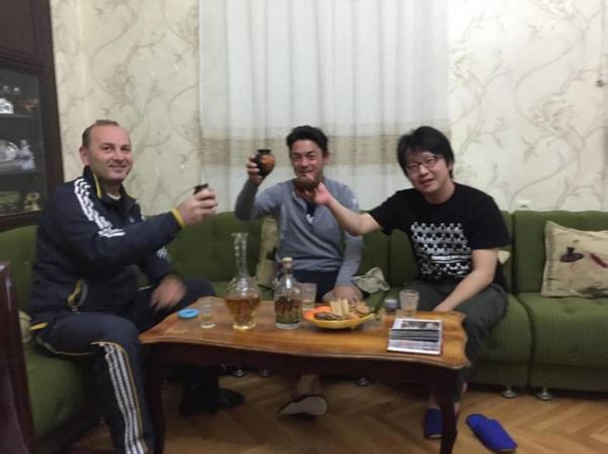 Giorgi'S Homestay Kutaisi Bagian luar foto