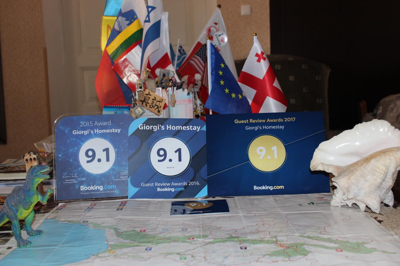 Giorgi'S Homestay Kutaisi Bagian luar foto