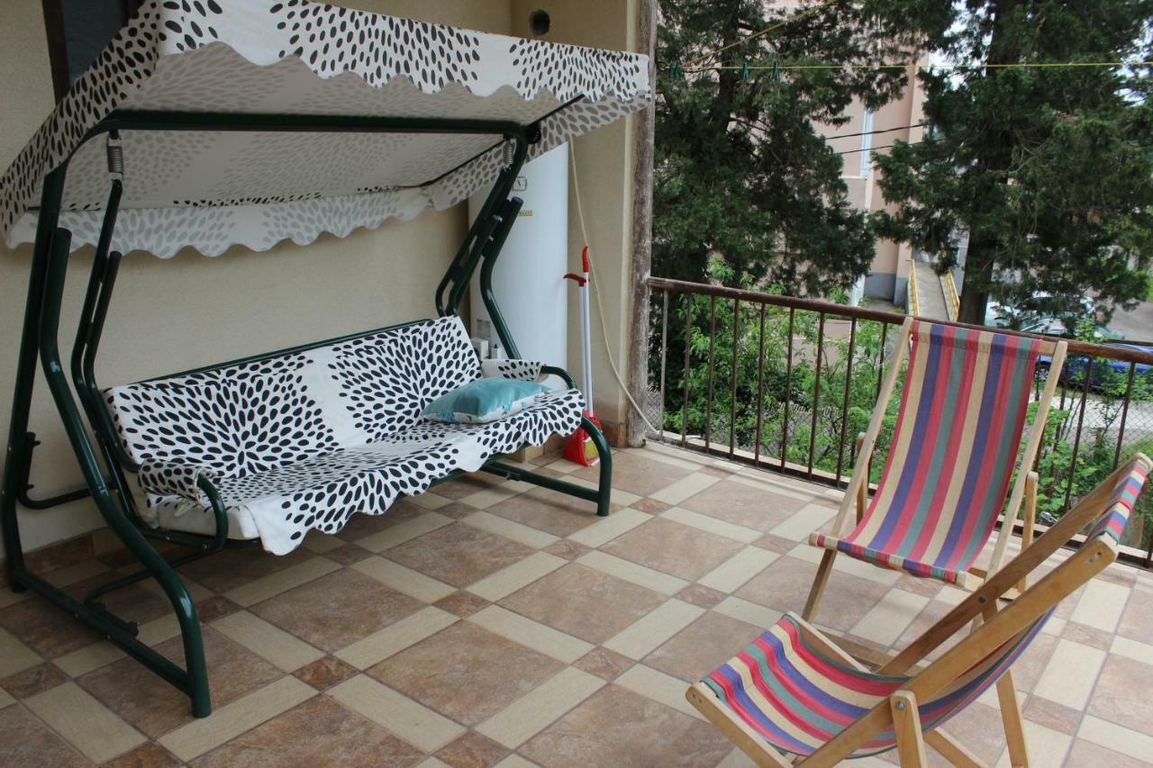 Giorgi'S Homestay Kutaisi Bagian luar foto
